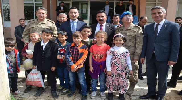 Beytüşşebapta kaymakam vatandaşların bayramını kutladı