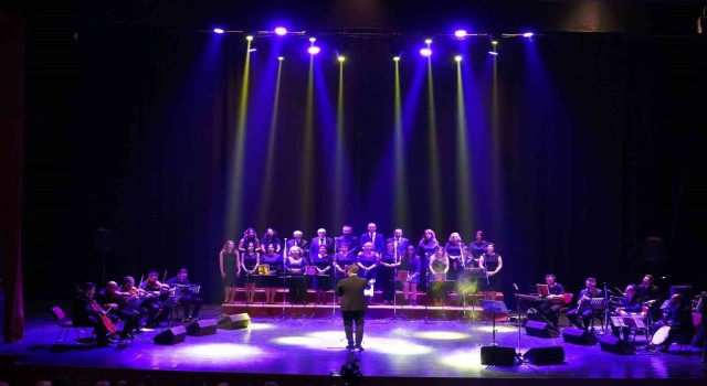 Bilecikte Türk Sanat Müziği konserine yoğun ilgi
