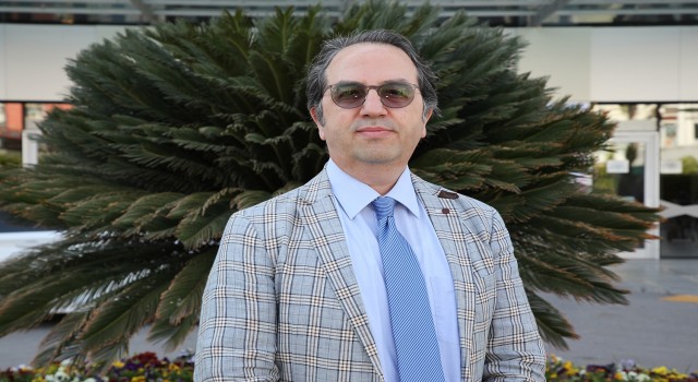 Bilim Kurulu Üyesi Prof. Dr. Şenerden Covid sonrası devam eden şikayet uyarısı