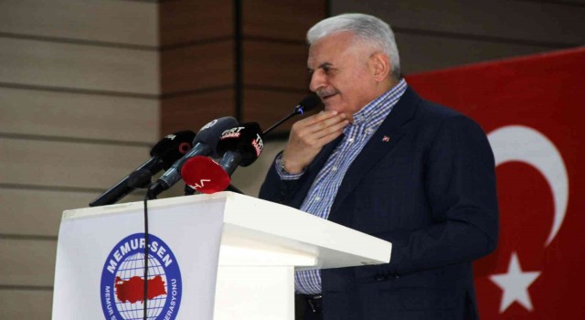 Binali Yıldırımın esprili ‘aksakallı anlatımı