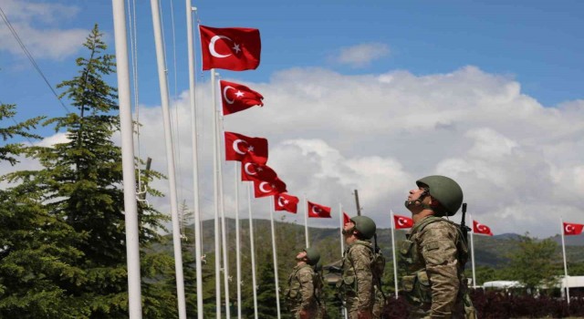 Bingölde 29 yıl önce haince şehit edilen 33 asker törenle anıldı