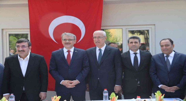 Bingölde protokol bayramlaştı