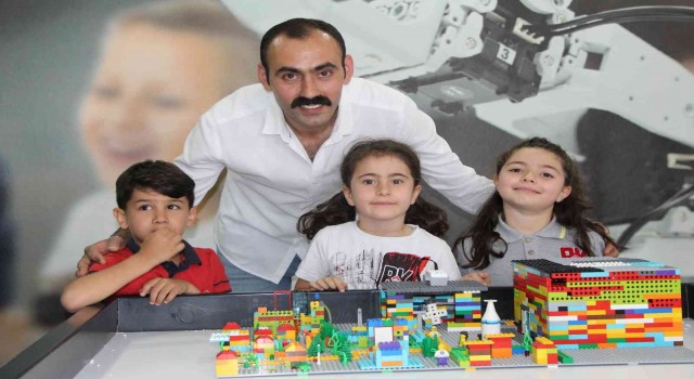Birinci sınıfa giden minik öğrenciler karbondioksiti oksijene dönüştüren mekanizma ürettiler