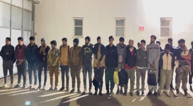 Bitliste 42 düzensiz göçmen yakalandı