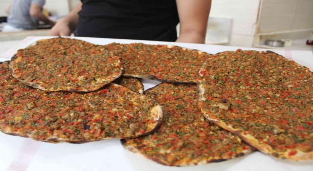 Bodrumdaki bir lahmacunun fiyatına Gaziantepte 20 lahmacun yeniyor