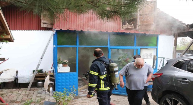 Boluda ev yangınında etkilenen 3 kişi hastaneye kaldırıldı