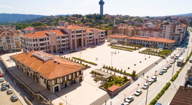 Boyabat yeni meydanıyla ‘şehir kimliğini yeniden kazandı