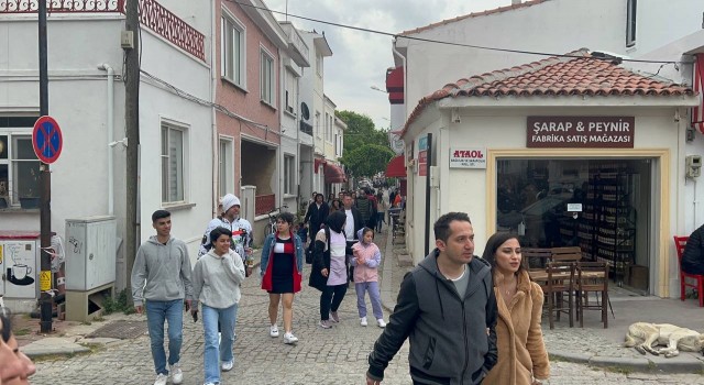 Bozcaadada bayram yoğunluğu
