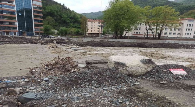 Bozkurtta geçici 3 köprü ulaşıma kapatıldı