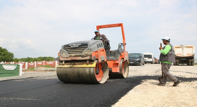 Bozulan ve deforme olan mezarlık yolu yenilendi