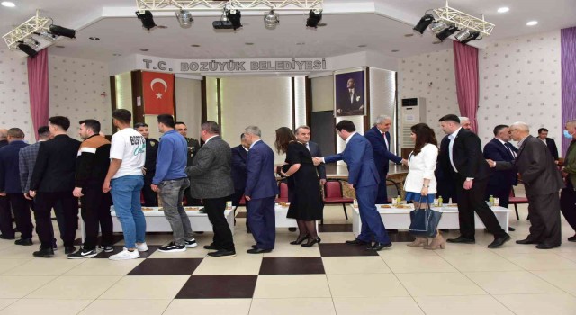 Bozüyükte protokol ve vatandaşlar bayramlaştı