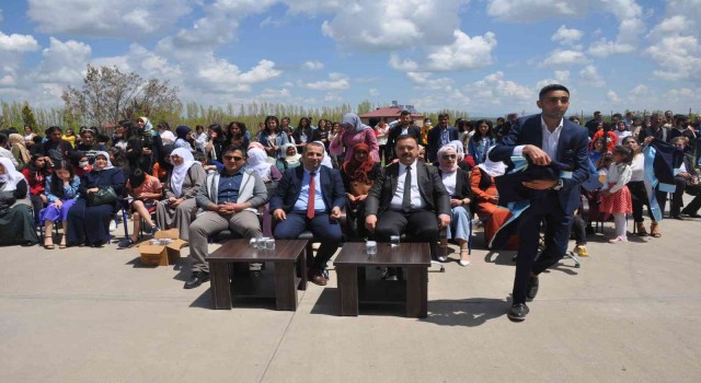 Bulanık Anadolu Lisesinde mezuniyet töreni