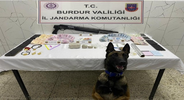 Burdurda uyuşturucu operasyonuna 2 tutuklama