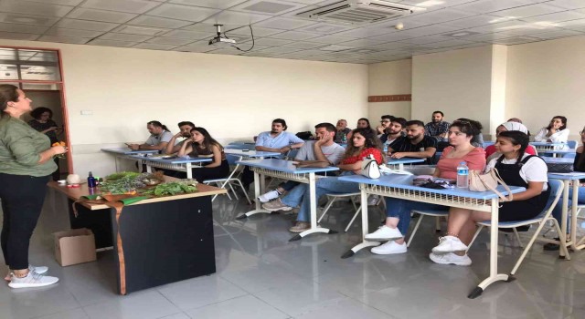 Burhaniye de BUBFA öğrencileri bitkilerle tütsü yapımı etkinliğine katıldı
