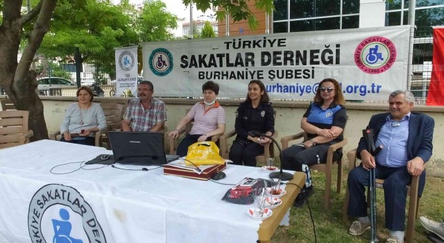 Burhaniye de engellilere polis ziyareti
