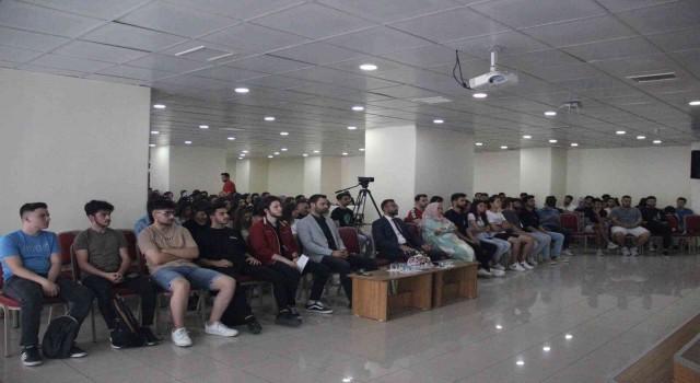 Burhaniyede Yeni Nesil İnsan Kaynakları söyleşisi düzenlendi