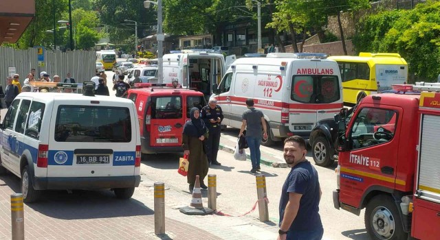 Bursada AVMde çökme meydana geldi, AFAD ekipleri sevk edildi