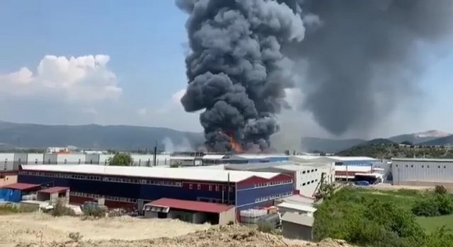Bursada büyük fabrika yangını