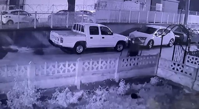 Bursada soğukkanlı hırsız bahçe kapısını çaldı