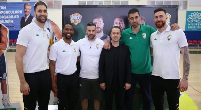 Bursaspor Basketbol Takımı, üç oyuncusuyla sözleşme yeniledi