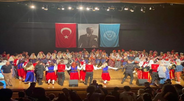 BUÜde Geleneksel Halk Oyunları Şenliğinin 10.su düzenlendi