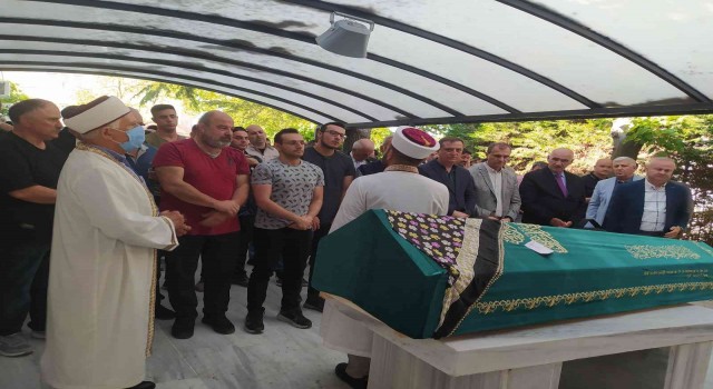 Büyükçekmecede alkollü sürücünün ölümüne sebep olduğu kadın toprağa verildi