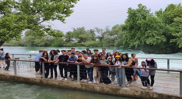 Büyükşehir, öğrencilere Antalyayı gezdiriyor