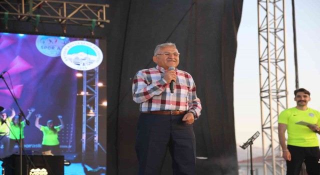 Büyükşehirden unutulmaz üniversite gençlik spor festivali