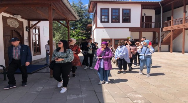 ÇAKÜ öğrencilerinden Çankırının tarihi mekanlarına ziyaret