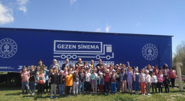Çavdarhisarlı çocuklar beyaz perdeyle Aizanoi Antik Kentinde tanıştı