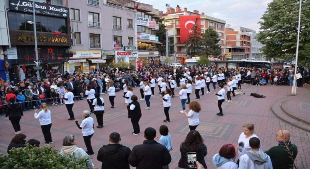 Çaycumada fener alayı düzenlendi