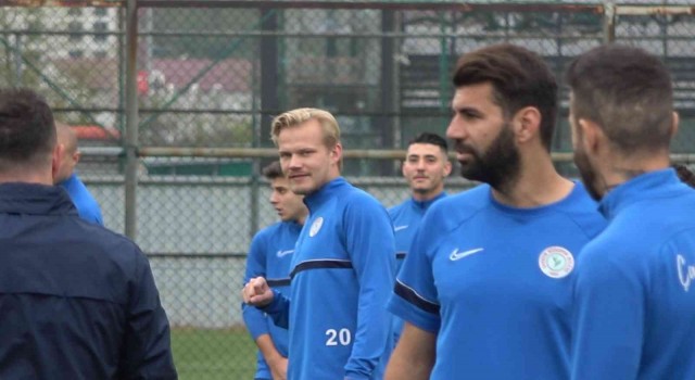 Çaykur Rizesporda 4 oyuncu gitti, 8 oyuncu gidici