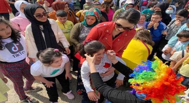 Çekmeköyde engelli bireyler Engelsiz Yaşam Festivalinde gönüllerince eğlendiler