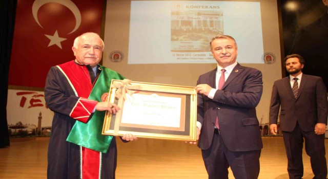 Cemil Çiçek: Toplumumuzda tenkit çok, takdir az