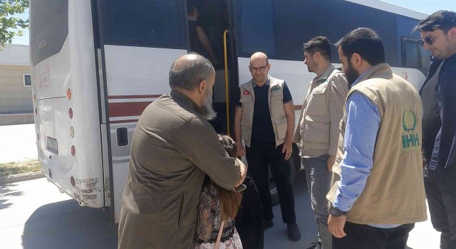 Cerablusta yetimhaneye bırakılan iki Azerbaycanlı kardeş ülkesine kavuşuyor