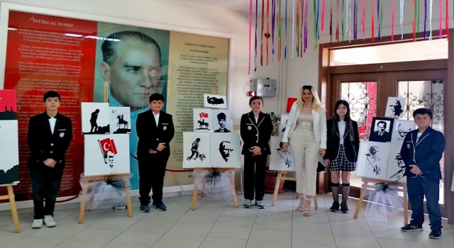 Çeşmeli öğrenciler Atatürk sevgisini tuvale yansıttı