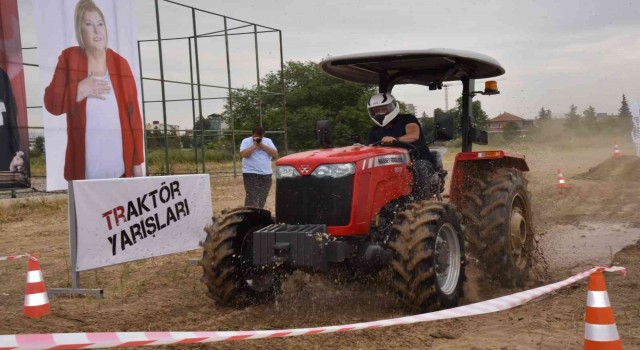 Ceyhanda traktör yarışı heyecanı yaşandı