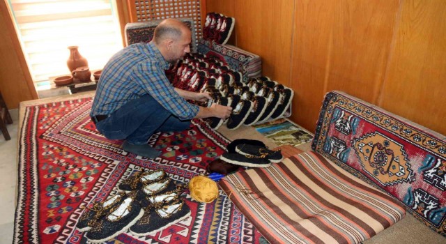 Çeyrek asırdır tek başına Harik yapıyor