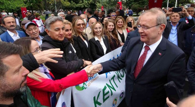 CHPli Öztrak: “Atatürk ülke gençlerinin önünde ufuk açmıştır”