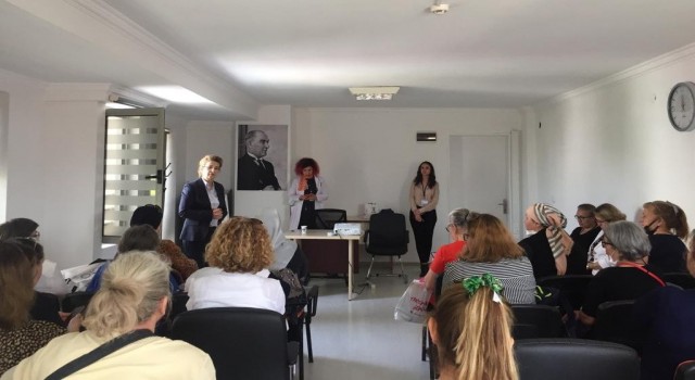 Çiğlide kadınlar sağlıklı yaş alma seminerinde buluştu
