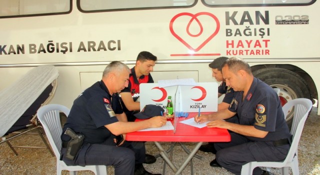 Çınarcıkta jandarmadan kan bağışı