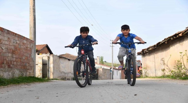 Çocuklar Başkan Yılmaz sayesinde mutluluğa pedal attılar