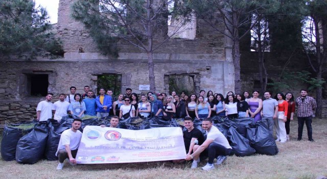 ÇOMÜlü öğrenciler sosyal sorumluluk projesiyle çevre temizliği gerçekleştirdi