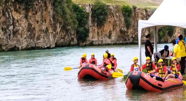 Çukurca rafting ekibi bölge birincisi oldu