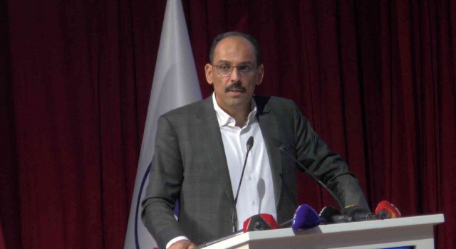 Cumhurbaşkanlığı Sözcüsü Kalın, Kayseride öğrencilerle buluştu