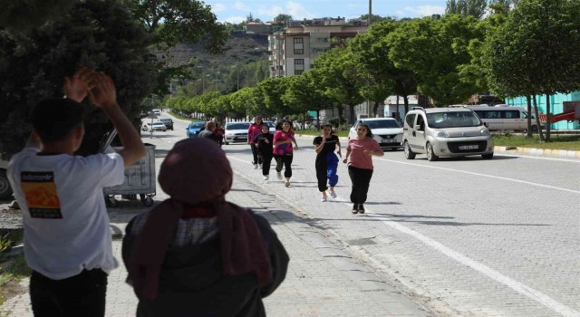 Darendede öğrenciler madalya için ter döktü