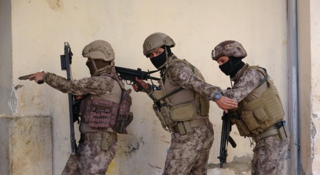 DEAŞın Karadul kadın canlı bombaları Mersinde yakalandı