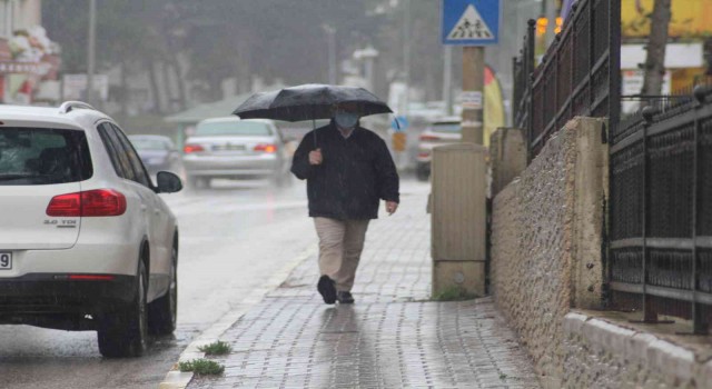 Denizlide sağanak yağış bekleniliyor