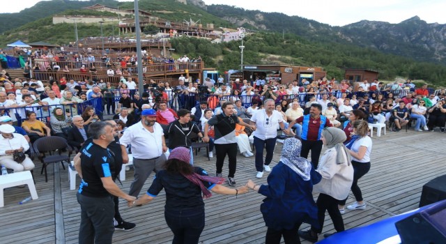 Denizlinin zirvesinde Karadeniz fırtınası esti