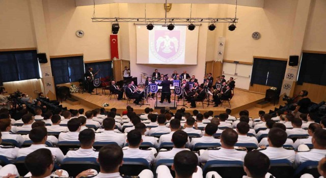 DEÜde bahar şenlikleri unutulmaz konserle başladı